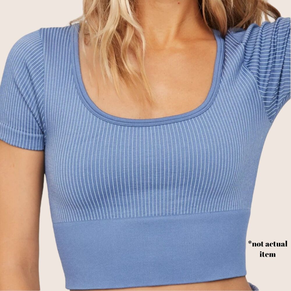 💙 LARGE OFFLINE BY AERIE RIBBED SEAMLESS SIDEWALK CROP TOP T-SHIRT BLUE